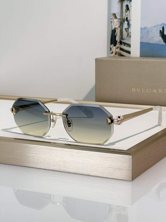 Picture of Bvlgari Sunglasses _SKUfw80444708fw